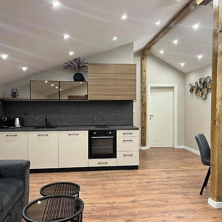 Хотел Vip Apart House بليفين المظهر الخارجي الصورة