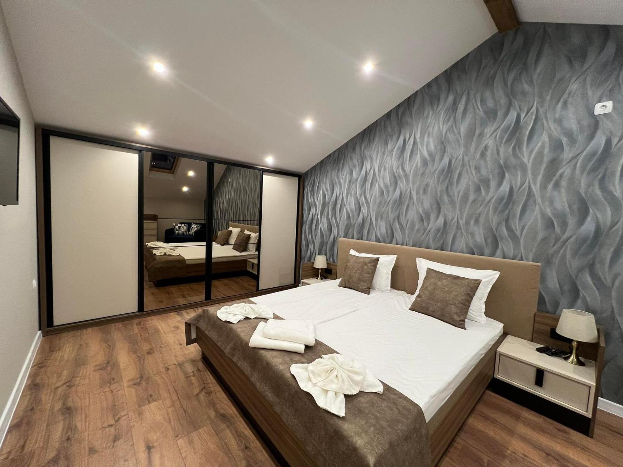 Хотел Vip Apart House بليفين المظهر الخارجي الصورة