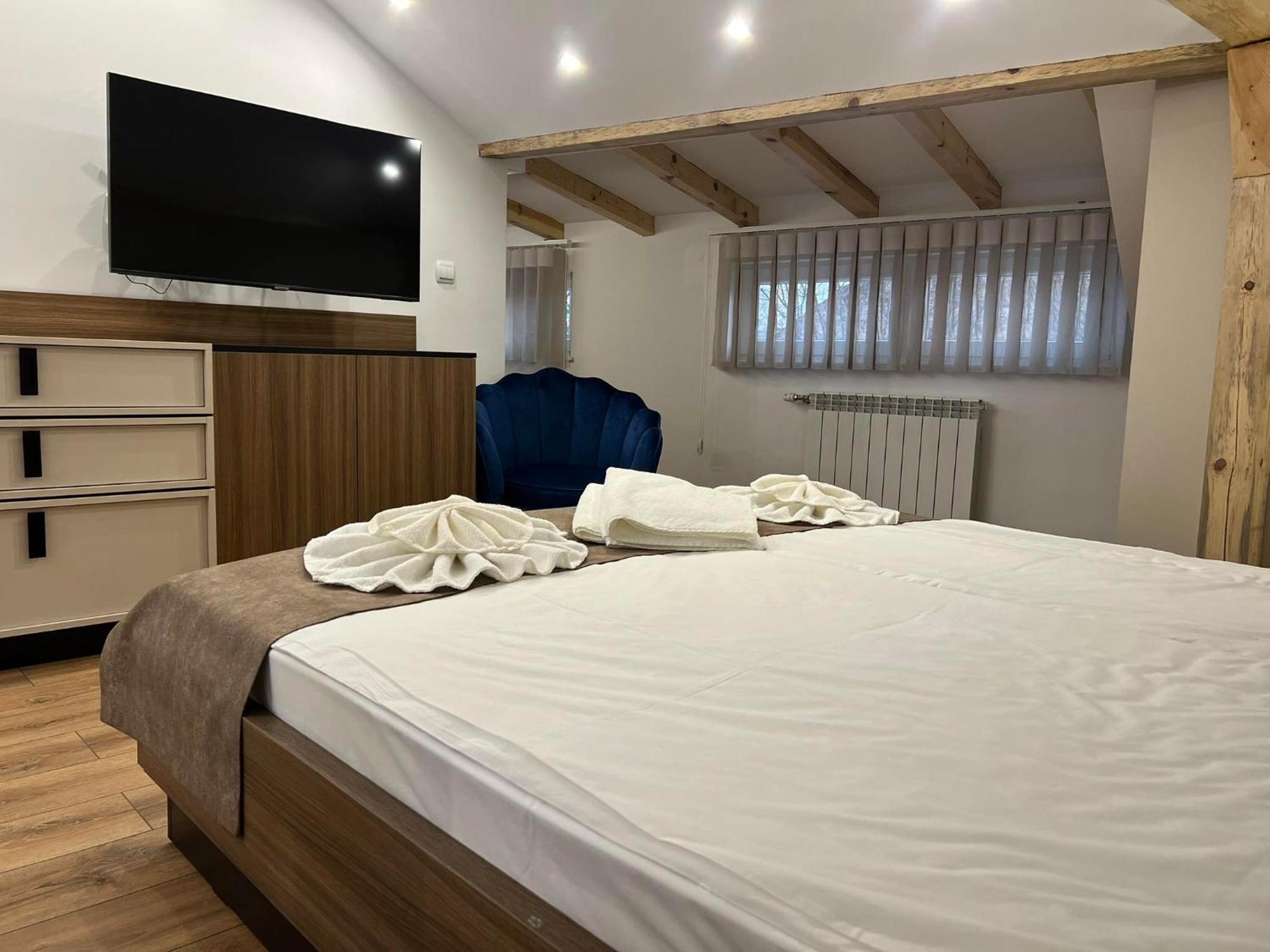 Хотел Vip Apart House بليفين المظهر الخارجي الصورة