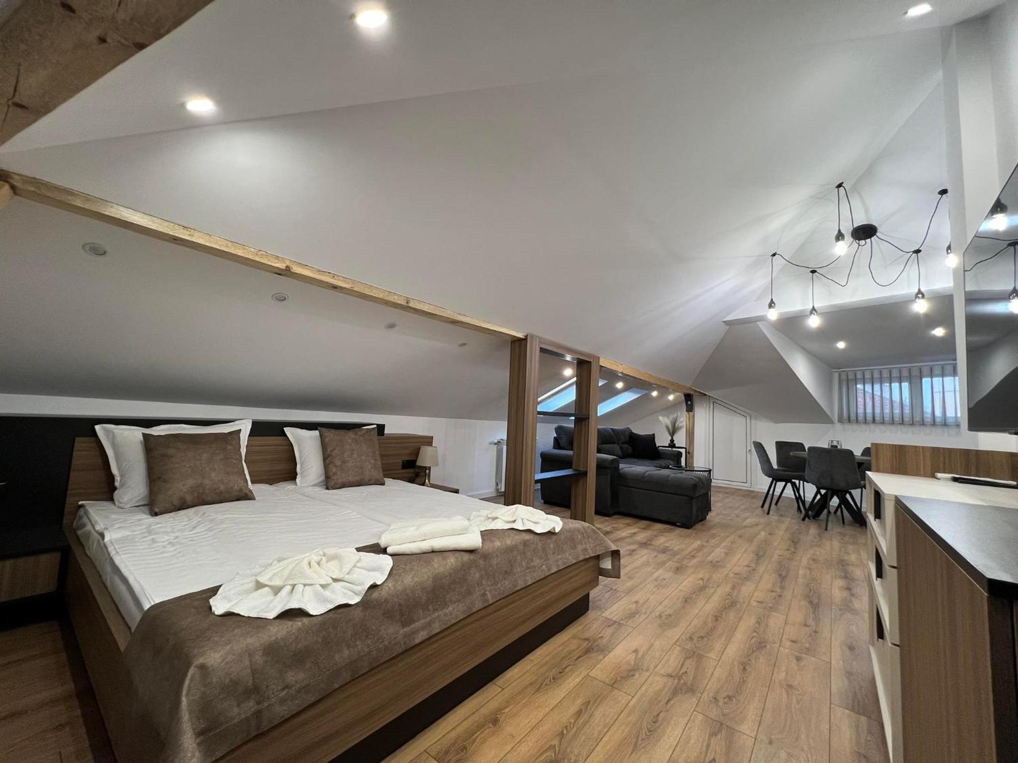 Хотел Vip Apart House بليفين المظهر الخارجي الصورة