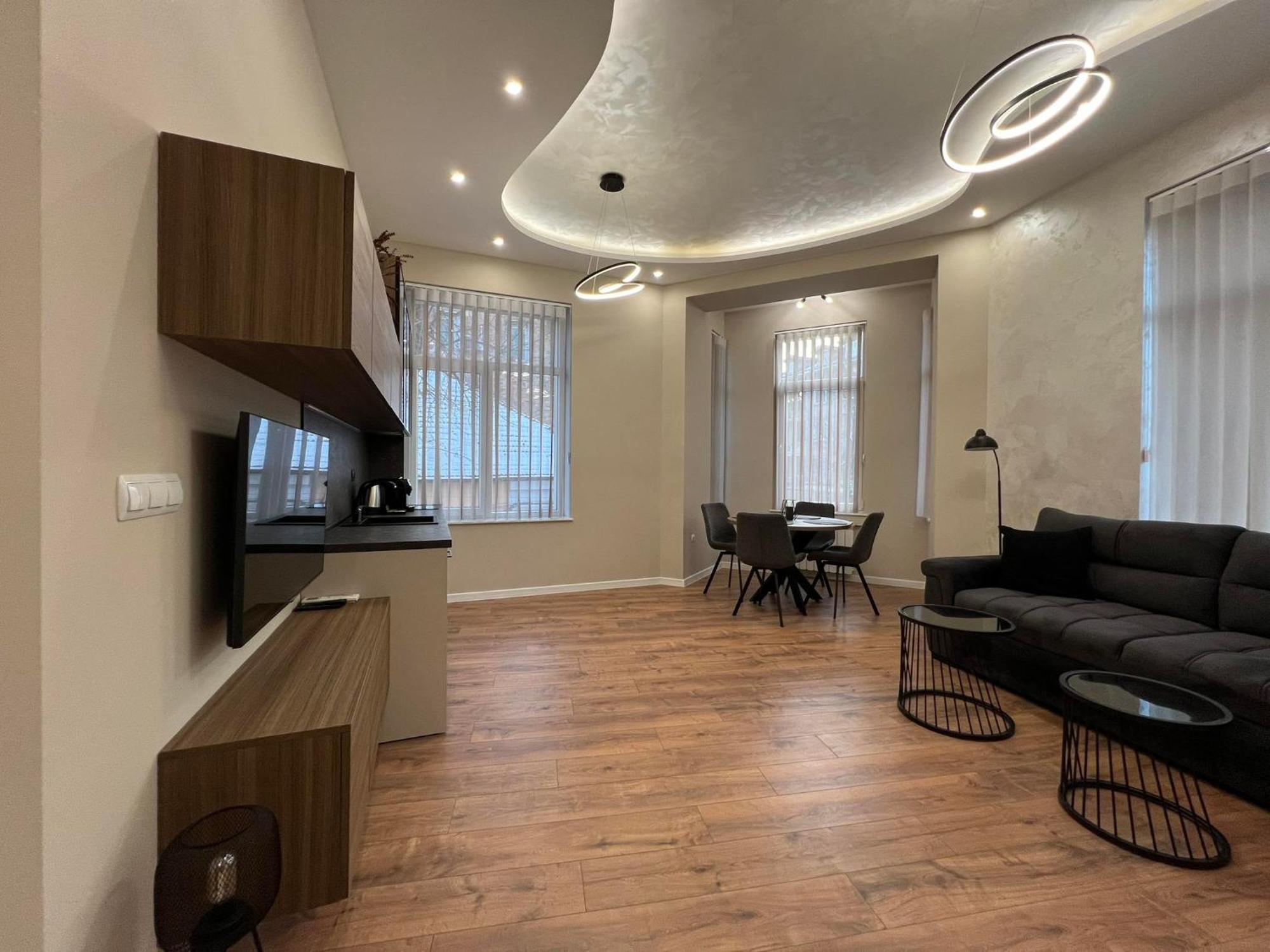 Хотел Vip Apart House بليفين المظهر الخارجي الصورة