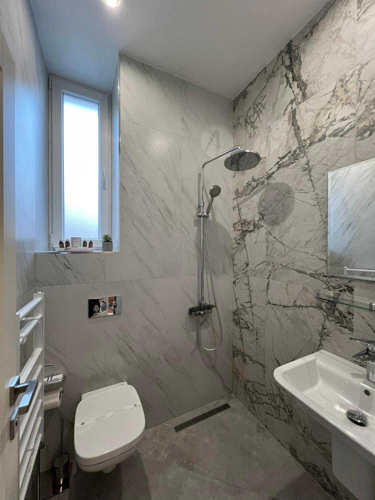 Хотел Vip Apart House بليفين المظهر الخارجي الصورة