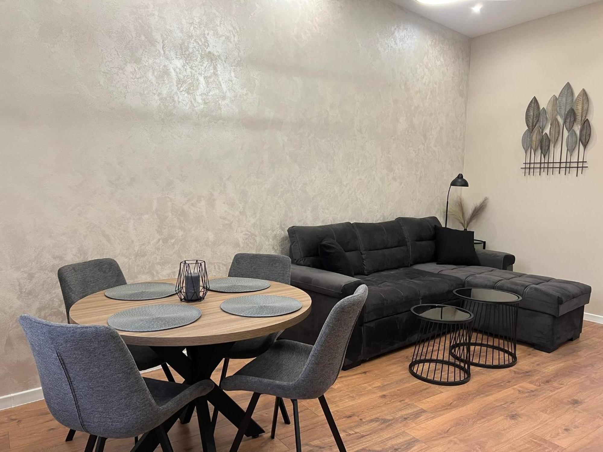 Хотел Vip Apart House بليفين المظهر الخارجي الصورة