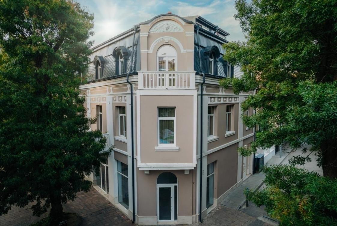 Хотел Vip Apart House بليفين المظهر الخارجي الصورة